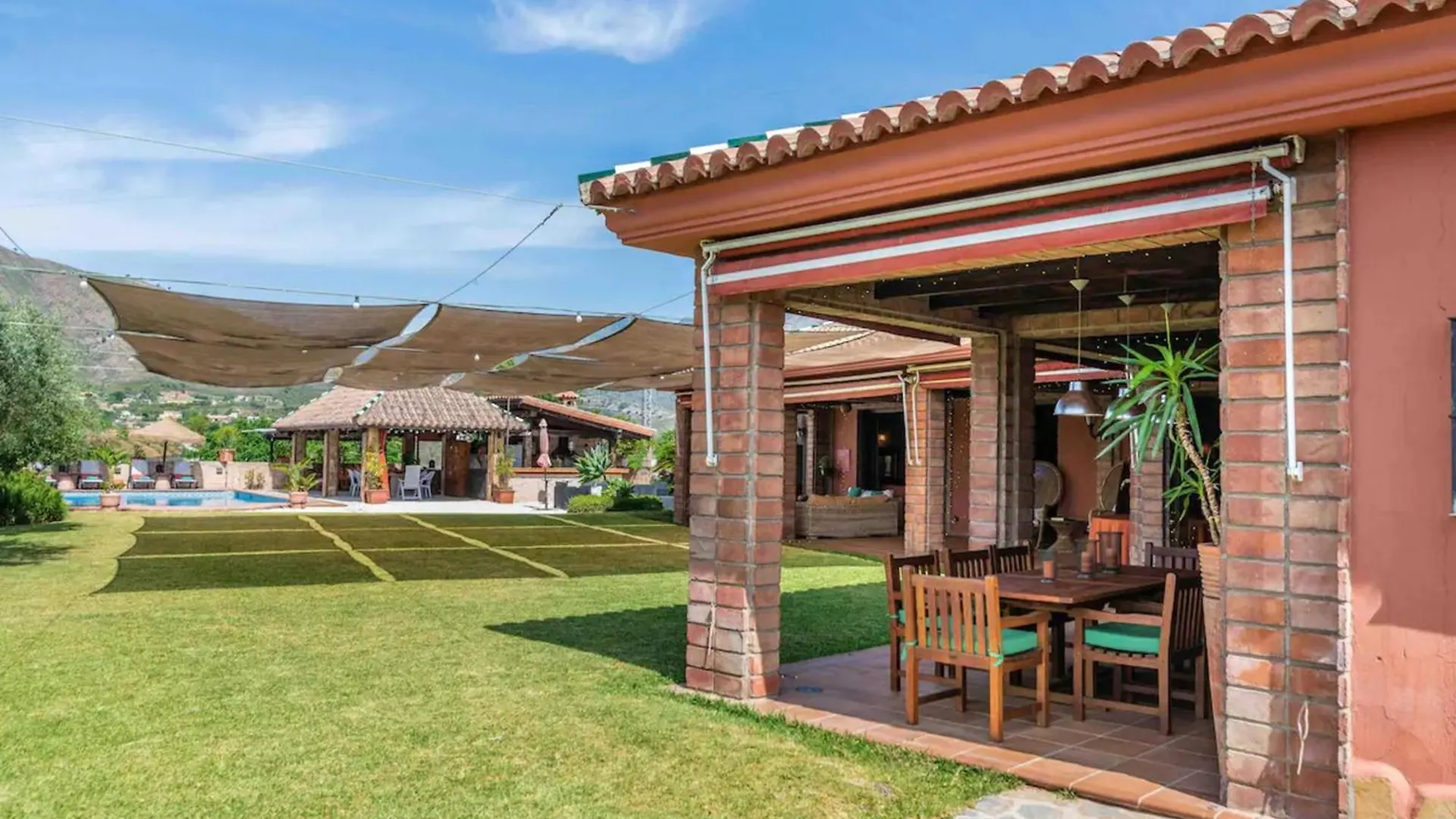 Relajante Y Encantadora Villa Entrearroyo Mijas